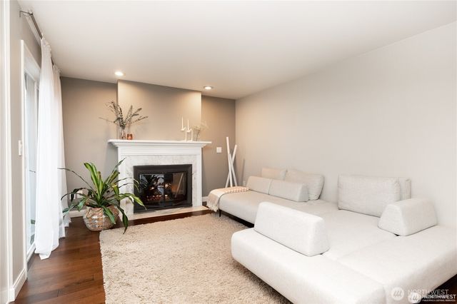 6304 110th Avenue NE, Kirkland, WA 98033