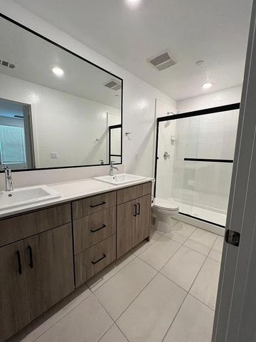 555 N Citadel Lane, Clovis, CA 93611