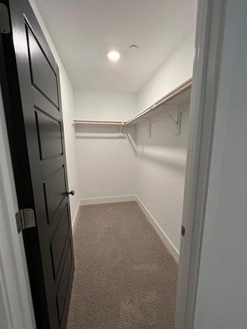 555 N Citadel Lane, Clovis, CA 93611