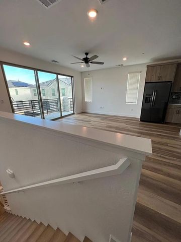 555 N Citadel Lane, Clovis, CA 93611