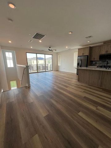 555 N Citadel Lane, Clovis, CA 93611