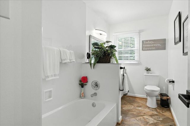 2831 Westclub DR, Salem, VA 24153
