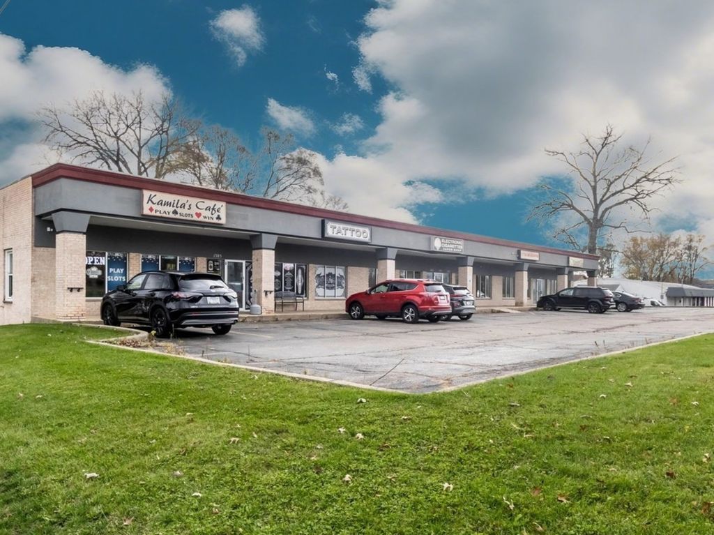 1345 N La Fox Street, South Elgin, IL 60177