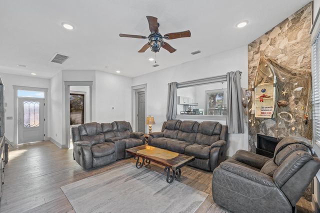 305 Garcon Point Road, Milton, FL 32583