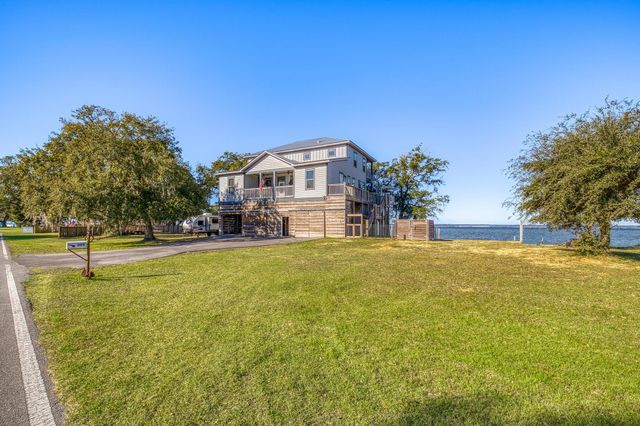 305 Garcon Point Road, Milton, FL 32583