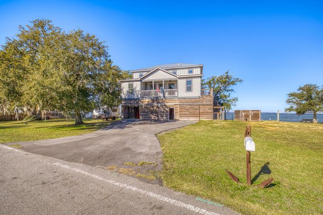 305 Garcon Point Road, Milton, FL 32583