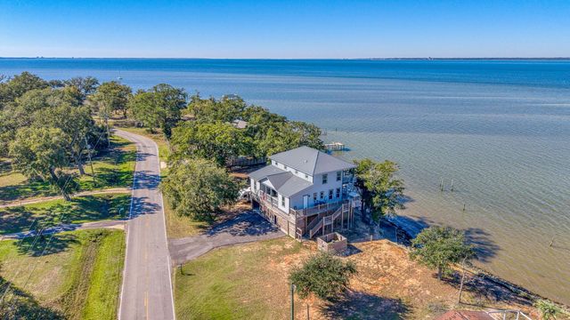 305 Garcon Point Road, Milton, FL 32583