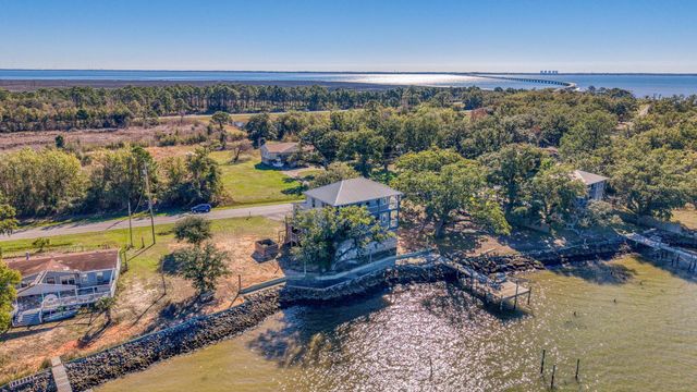 305 Garcon Point Road, Milton, FL 32583