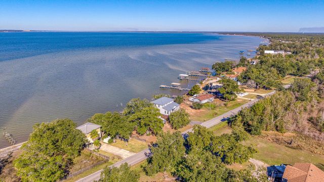 305 Garcon Point Road, Milton, FL 32583