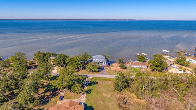305 Garcon Point Road, Milton, FL 32583