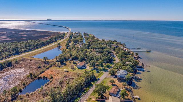 305 Garcon Point Road, Milton, FL 32583