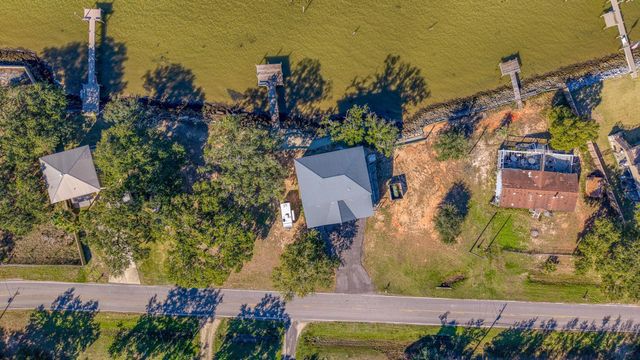 305 Garcon Point Road, Milton, FL 32583