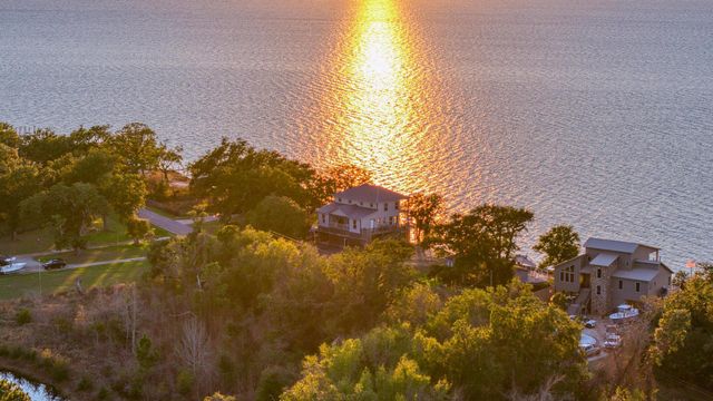 305 Garcon Point Road, Milton, FL 32583