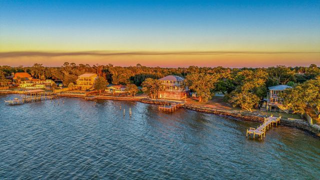 305 Garcon Point Road, Milton, FL 32583