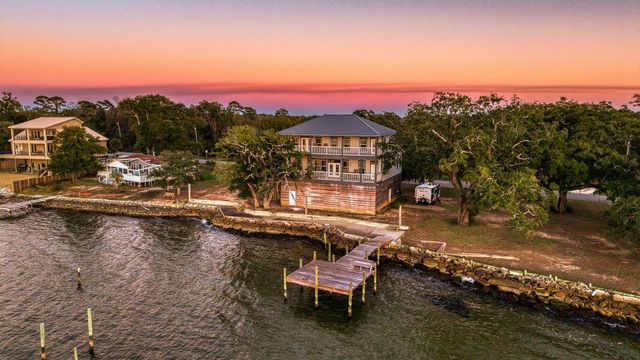 305 Garcon Point Road, Milton, FL 32583