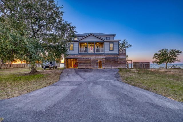 305 Garcon Point Road, Milton, FL 32583