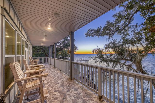 305 Garcon Point Road, Milton, FL 32583