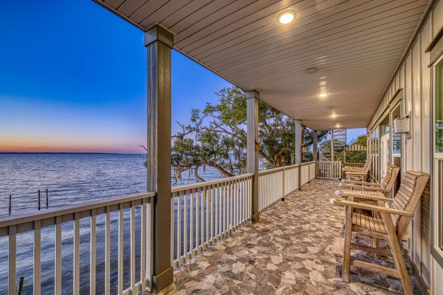 305 Garcon Point Road, Milton, FL 32583