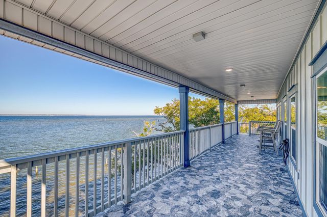 305 Garcon Point Road, Milton, FL 32583