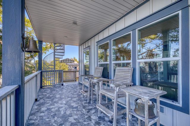 305 Garcon Point Road, Milton, FL 32583