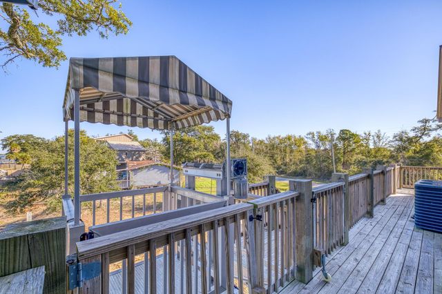 305 Garcon Point Road, Milton, FL 32583