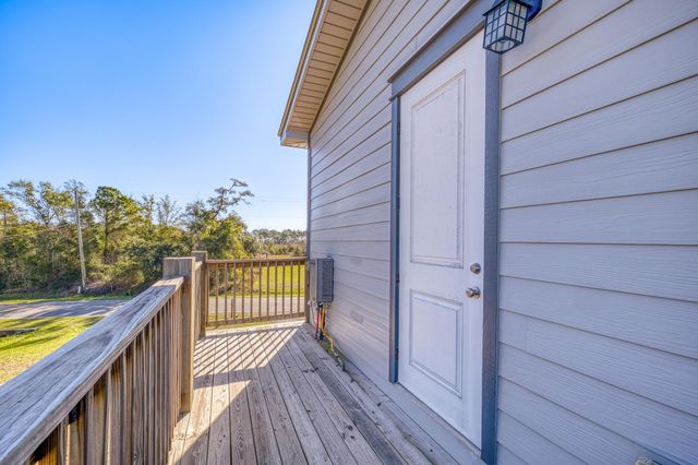 305 Garcon Point Road, Milton, FL 32583