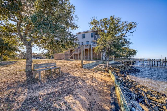 305 Garcon Point Road, Milton, FL 32583