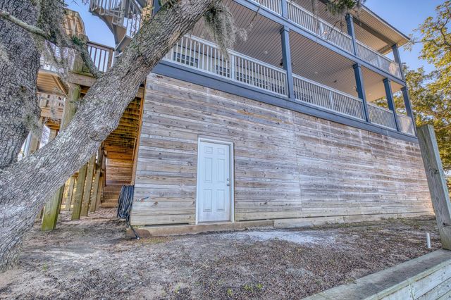 305 Garcon Point Road, Milton, FL 32583