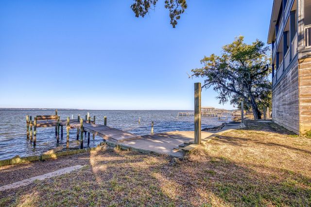 305 Garcon Point Road, Milton, FL 32583