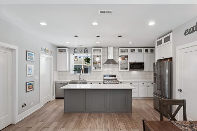 1444 Sycamore Lane, Northbrook, IL 60062