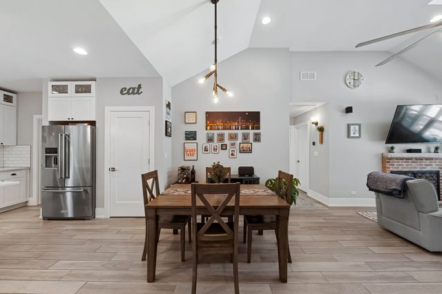 1444 Sycamore Lane, Northbrook, IL 60062