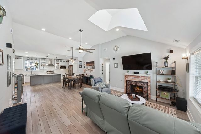 1444 Sycamore Lane, Northbrook, IL 60062