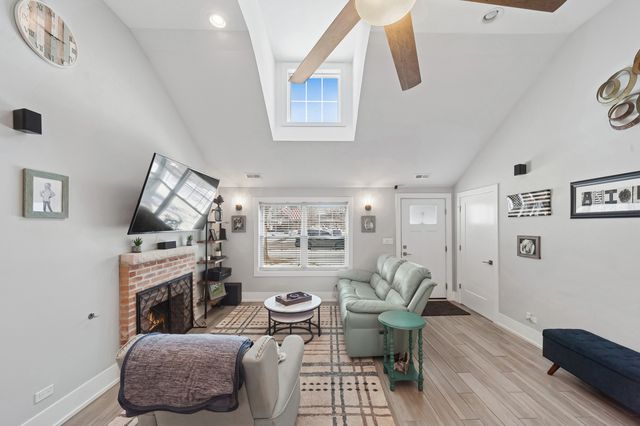 1444 Sycamore Lane, Northbrook, IL 60062