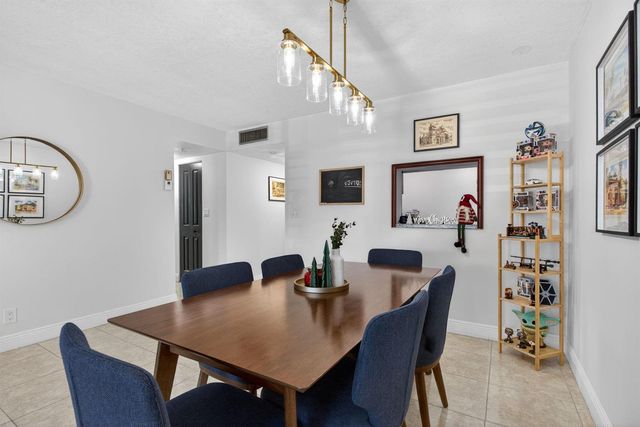 6301 N University Drive 319, Tamarac, FL 33321
