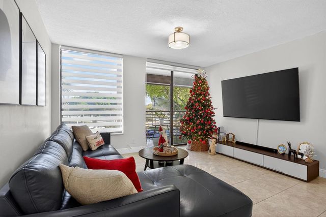 6301 N University Drive 319, Tamarac, FL 33321