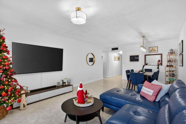 6301 N University Drive 319, Tamarac, FL 33321