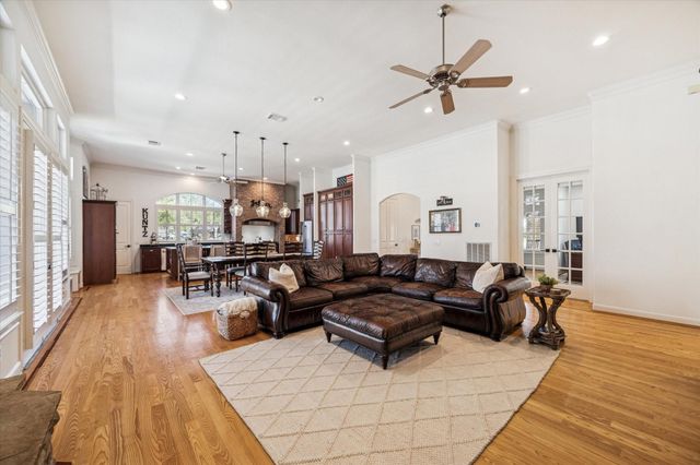 634 Royal Lakes Boulevard, Richmond, TX 77469