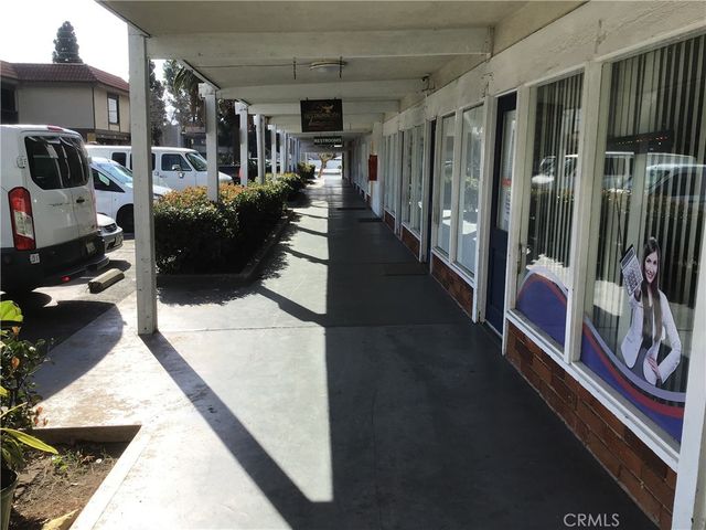 1621 E 17th Street, Santa Ana, CA 92705