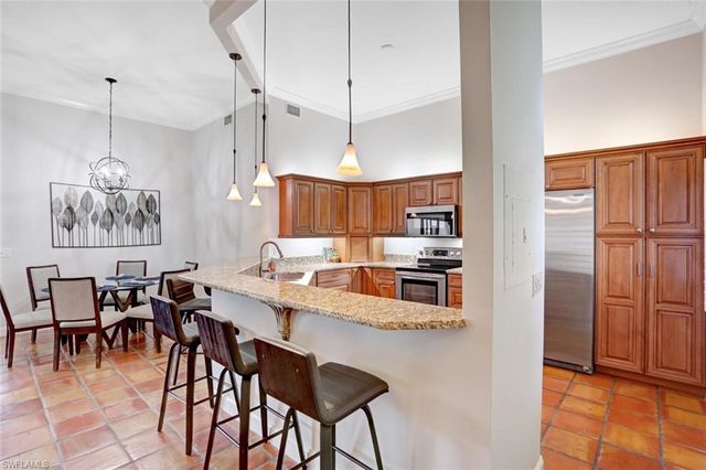 6535 Valen Way Apt 202, Naples, FL 34108