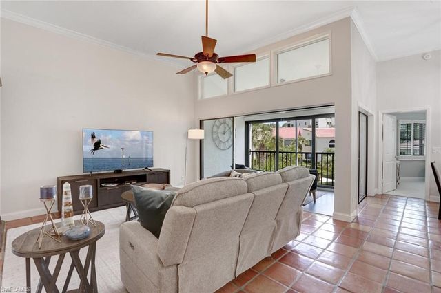 6535 Valen Way Apt 202, Naples, FL 34108