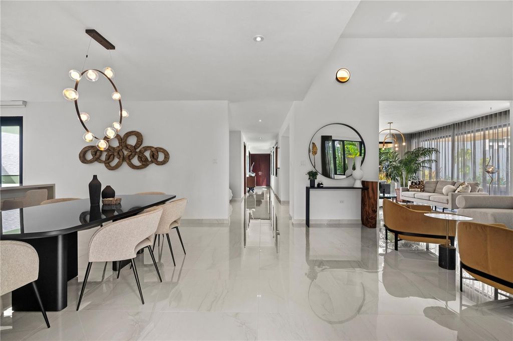 Image 19 of property listing at 125 DORADO BEACH EAST, Dorado, PR 00646