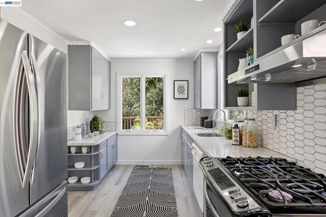 4539 ELINORA AVENUE, Oakland, CA 94619