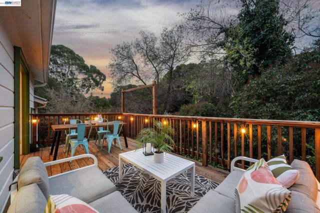 4539 ELINORA AVENUE, Oakland, CA 94619