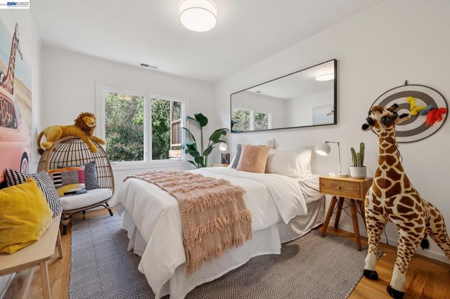 4539 ELINORA AVENUE, Oakland, CA 94619