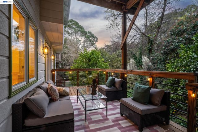 4539 ELINORA AVENUE, Oakland, CA 94619