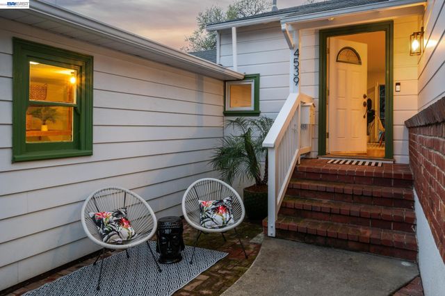4539 ELINORA AVENUE, Oakland, CA 94619