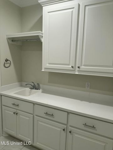 464 Aurora Circle, Canton, MS 39046