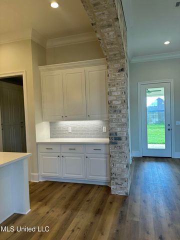 464 Aurora Circle, Canton, MS 39046