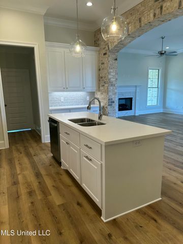 464 Aurora Circle, Canton, MS 39046