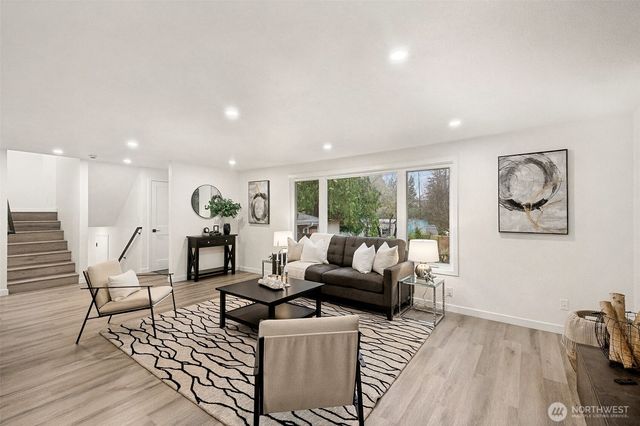 27831 SE 196th Place, Maple Valley, WA 98038